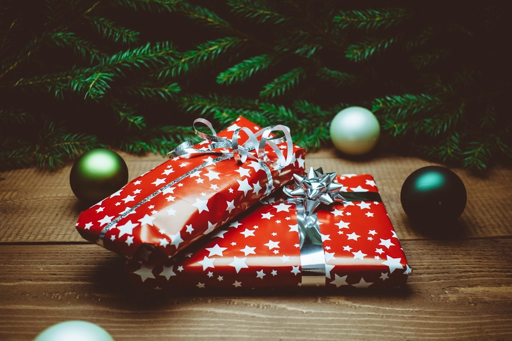 Free Christmas presents image